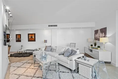 905 Brickell Bay Drive Miami FL 33131