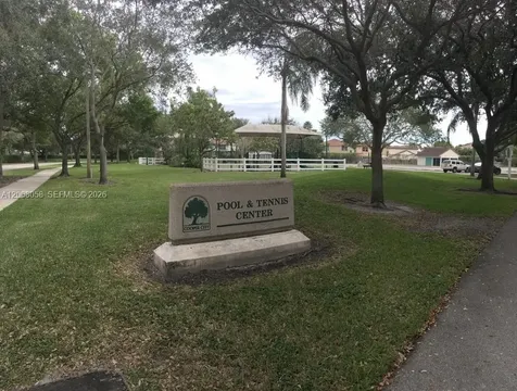 40 Chestnut Circle Cooper City FL 33026