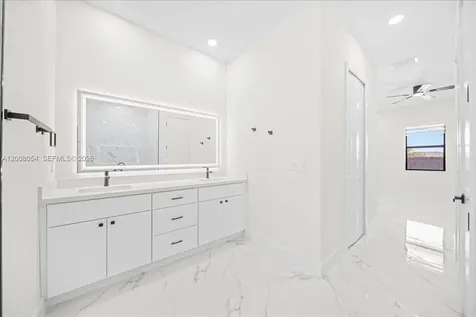 122 NE 11th Terrace Cape Coral FL 33909