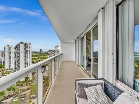 3731 N Country Club Drive Aventura FL 33180