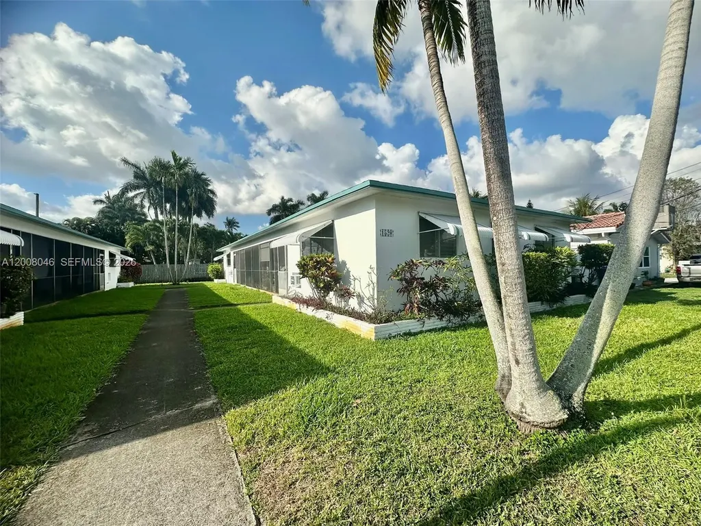 1520 Garfield Street Hollywood FL 33020