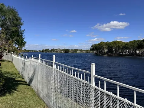 11509 NW 10th Street Pembroke Pines FL 33026
