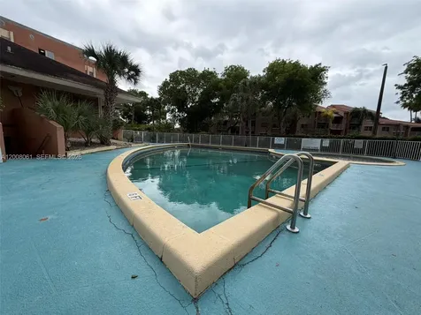 17650 NW 68th Avenue Hialeah FL 33015