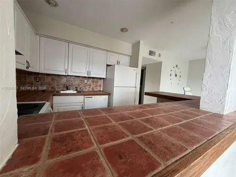 17650 NW 68th Avenue Hialeah FL 33015