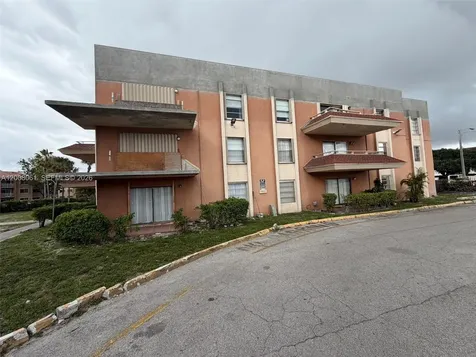 17650 NW 68th Avenue Hialeah FL 33015