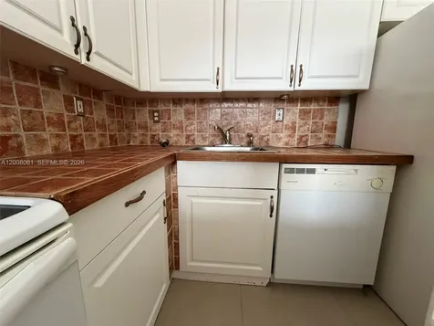 17650 NW 68th Avenue Hialeah FL 33015