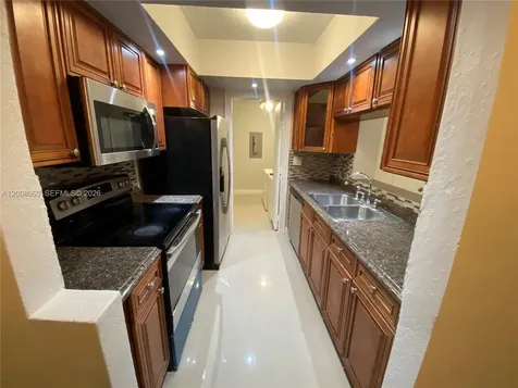 2960 NW 68th Way Sunrise FL 33313