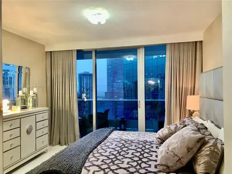 200 Biscayne Boulevard Way Miami FL 33131