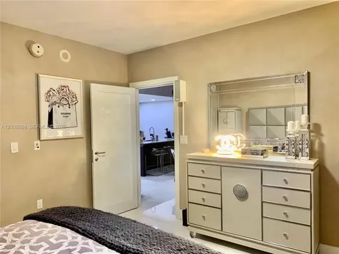 200 Biscayne Boulevard Way Miami FL 33131