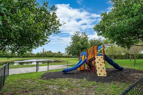 4416 NW 9th Street Plantation FL 33317