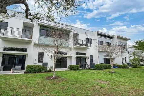 4416 NW 9th Street Plantation FL 33317