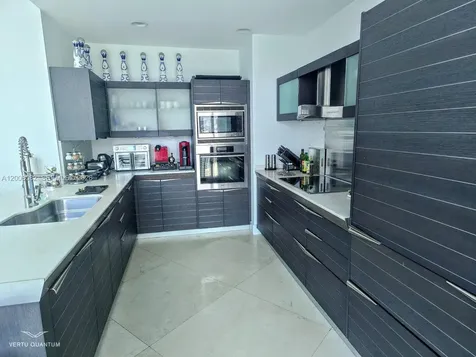 200 Biscayne Boulevard Way Miami FL 33131