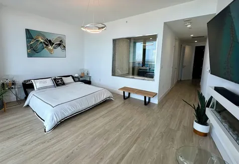 200 Biscayne Boulevard Way Miami FL 33131