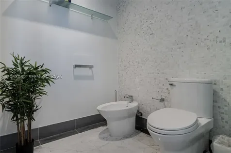 200 Biscayne Boulevard Way Miami FL 33131