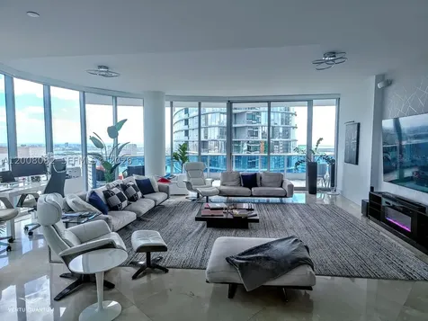 200 Biscayne Boulevard Way Miami FL 33131