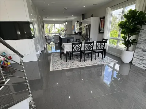 10331 NW 64th Lane Doral FL 33178