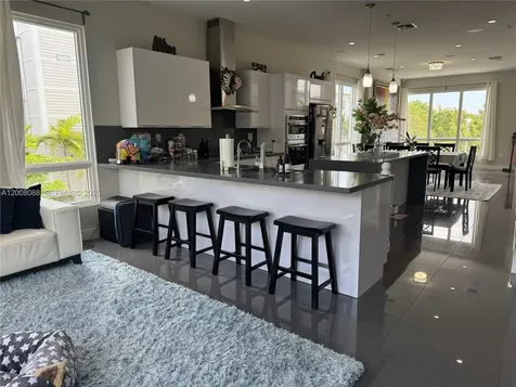 10331 NW 64th Lane Doral FL 33178
