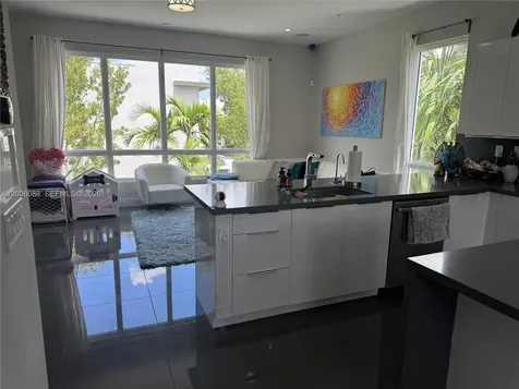 10331 NW 64th Lane Doral FL 33178