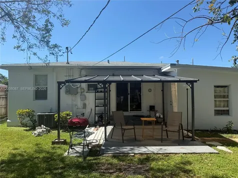 2323 Cleveland Street Hollywood FL 33020
