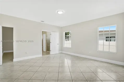 2850 NW 5th Street Miami FL 33125