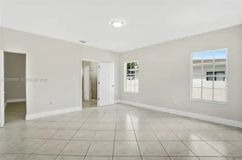 2850 NW 5th Street Miami FL 33125