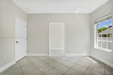 2850 NW 5th Street Miami FL 33125