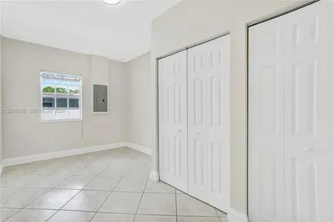 2850 NW 5th Street Miami FL 33125