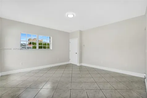 2850 NW 5th Street Miami FL 33125