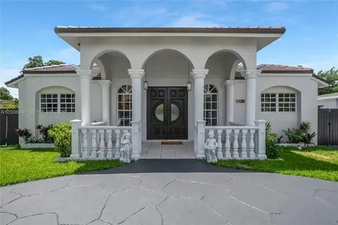2850 NW 5th Street Miami FL 33125