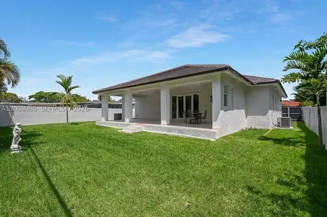 2850 NW 5th Street Miami FL 33125