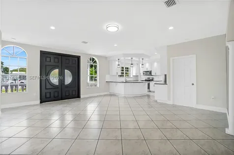 2850 NW 5th Street Miami FL 33125