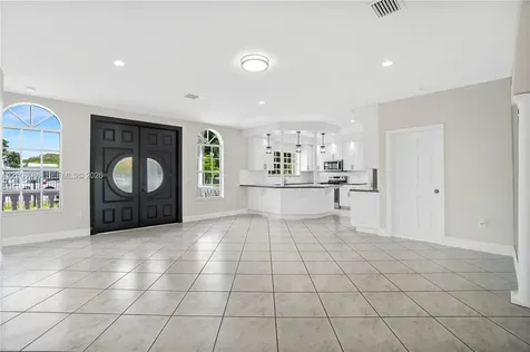 2850 NW 5th Street Miami FL 33125