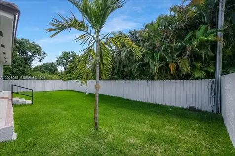 2850 NW 5th Street Miami FL 33125