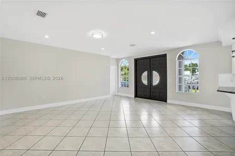 2850 NW 5th Street Miami FL 33125