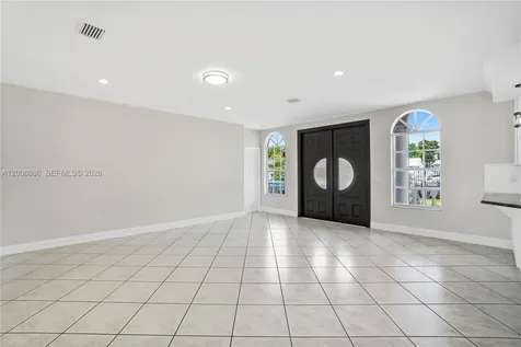 2850 NW 5th Street Miami FL 33125