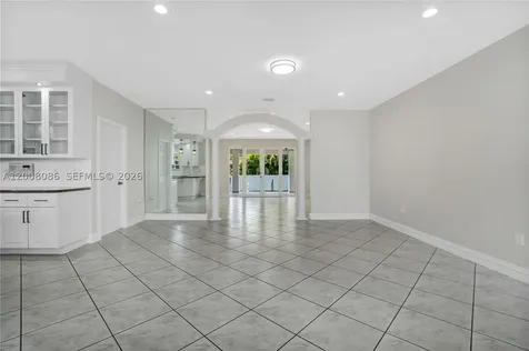 2850 NW 5th Street Miami FL 33125