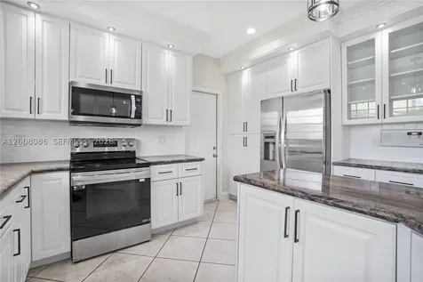 2850 NW 5th Street Miami FL 33125