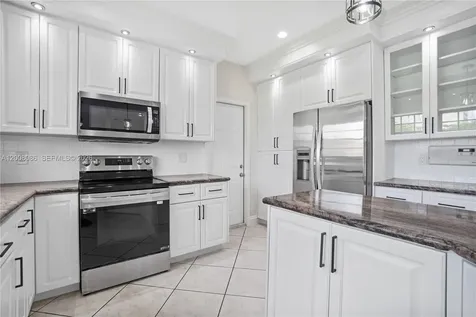 2850 NW 5th Street Miami FL 33125