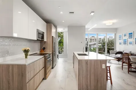 545 SW 11th Street Miami FL 33129