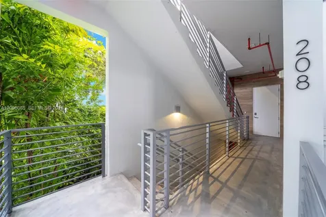 545 SW 11th Street Miami FL 33129