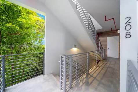 545 SW 11th Street Miami FL 33129