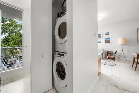 545 SW 11th Street Miami FL 33129