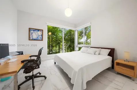 545 SW 11th Street Miami FL 33129