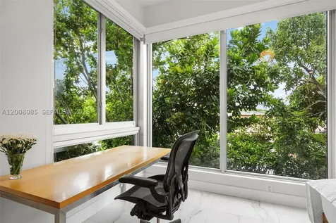 545 SW 11th Street Miami FL 33129