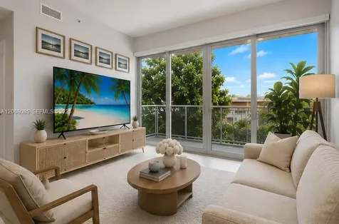 545 SW 11th Street Miami FL 33129