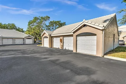 2811 N Oakland Forest Drive Oakland Park FL 33309