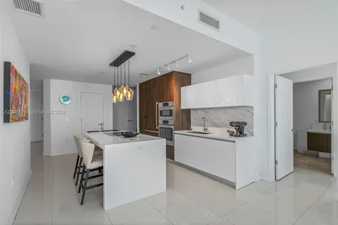 851 NE 1st Avenue Miami FL 33132