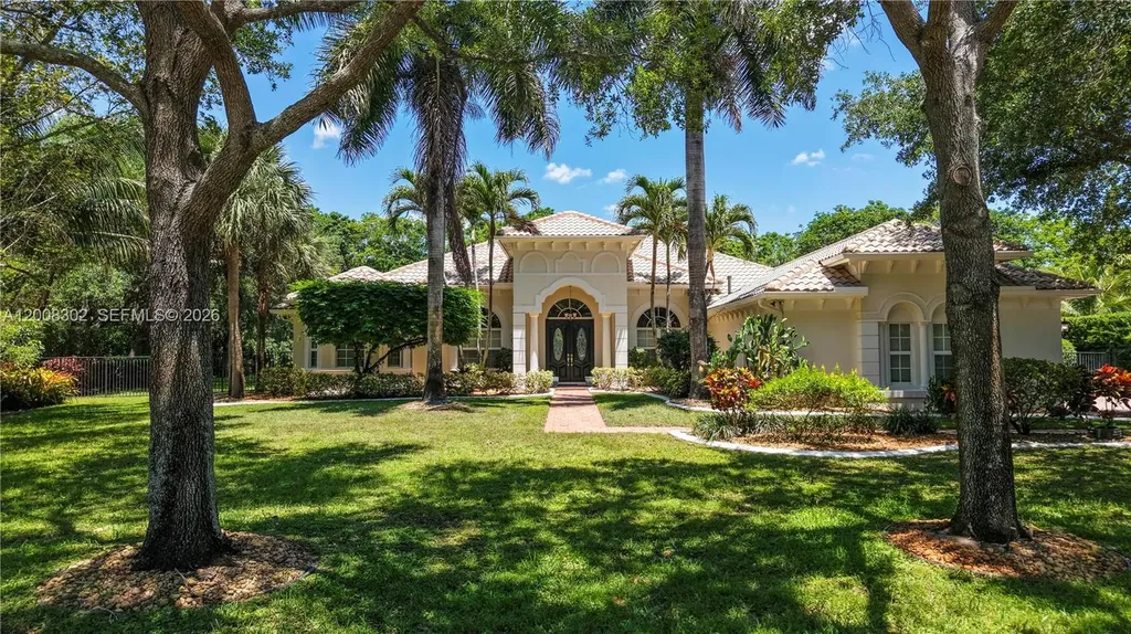 12743 N Winners Circle Davie FL 33330