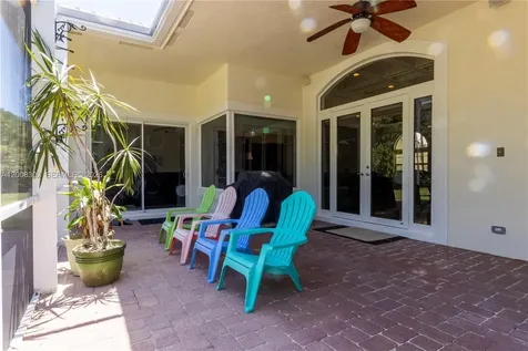 12743 N Winners Circle Davie FL 33330
