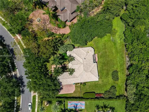 12743 N Winners Circle Davie FL 33330